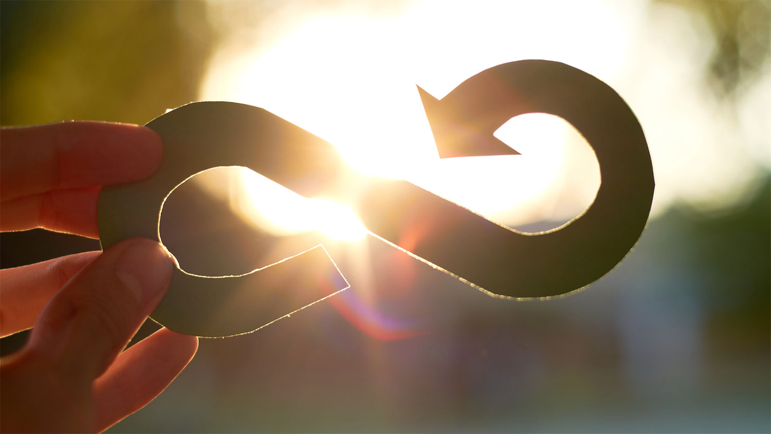What-is-“closing-the-loop”-in-waste-management-and-how-do-businesses-do-it