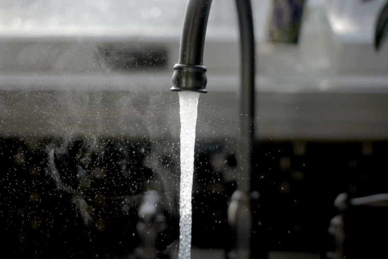 Water tap benefits of switching business water suppliers